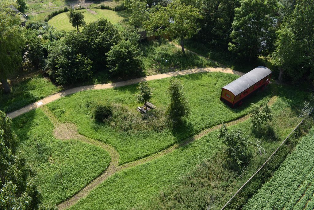 Bovenaanzicht van de pipowagen